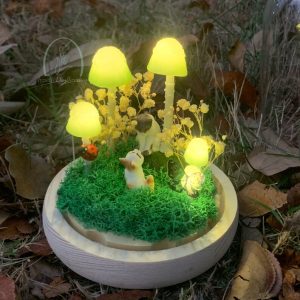 Green Mushroom Lamp with Couple Cats & Butterfly & Ladybug